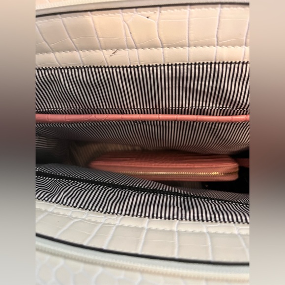 Purse - Picture 2 of 4